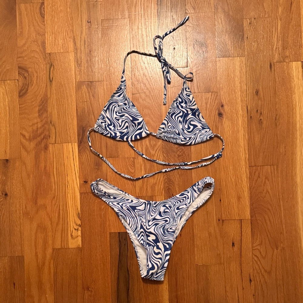 Stylish Blue and White Swirl Bikini